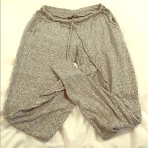 Super soft William B Sweats with elastic at ankle